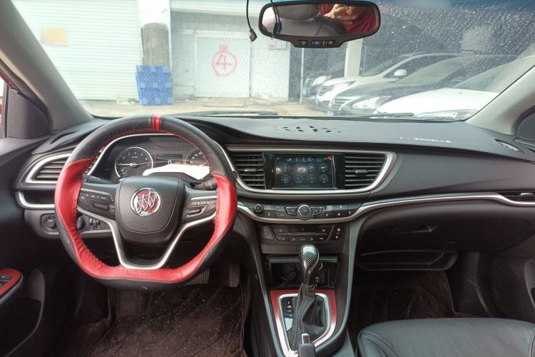 Used Buick GT 2019 18T Automatic Connected Elite Model China VI Standard Center Console