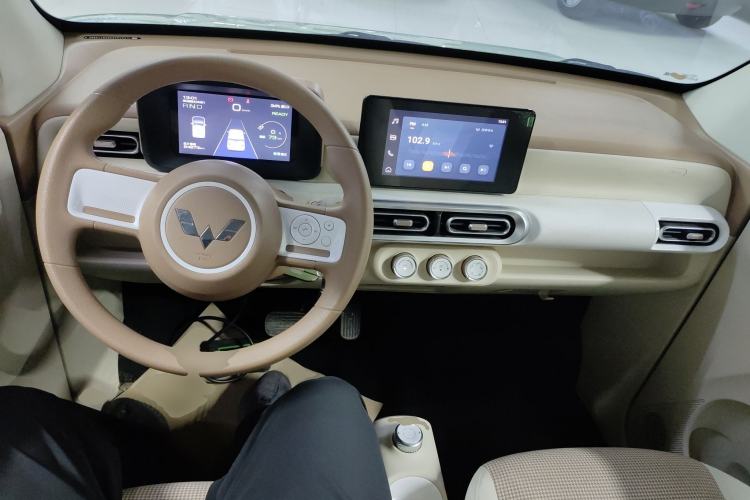 Used Wuling Hongguang MINIEV 2024 3rd Generation 215km Advanced Version
