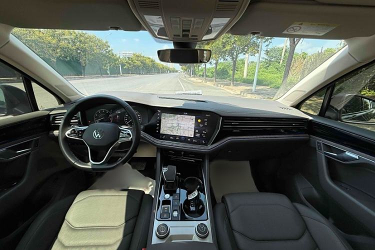 Used Volkswagen Touareg 2022 3.0 TSI Luxury Edition Black Diamond Sport Package
