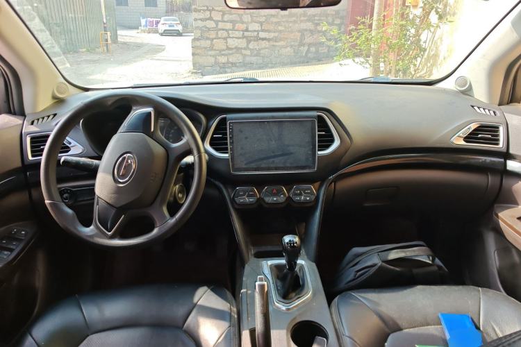 Used GAC Trumpchi GS4 2017 200T Manual Two-Wheel Drive Comfort Edition Center Console