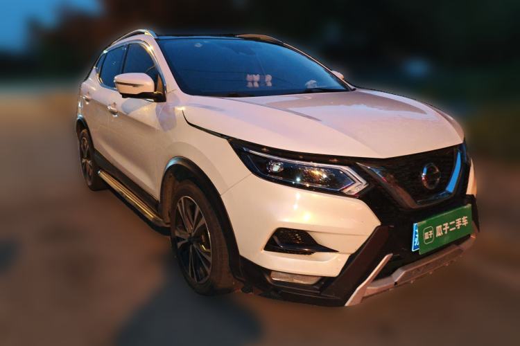 Used Nissan Qashqai 2019 2.0L CVT Luxury Edition Front Right 45 Deg