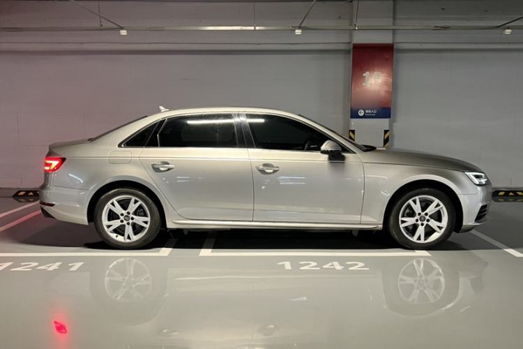 Used Audi A4L 2018 30th Anniversary Edition 40 TFSI Trendy Model Exterior 10