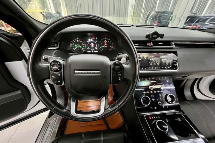 Used Land Rover Range Rover Velar 2019 250 PS R-DYNAMIC S