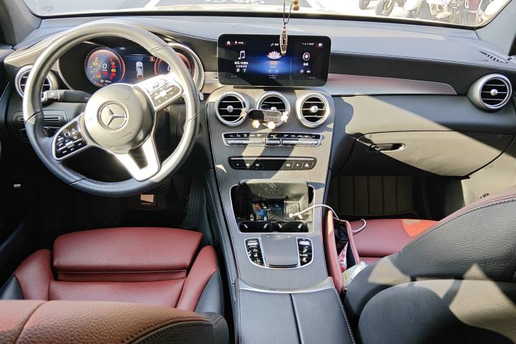 Used Mercedes-Benz GLC Coupe 2020 GLC 300 4MATIC Coupe SUV Center Console