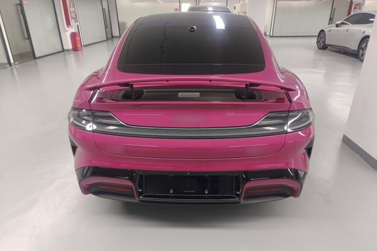 Used Xiaomi Auto SU7 2024 Four-Wheel Drive Ultra-Long Range Advanced Intelligent Driving Max Edition