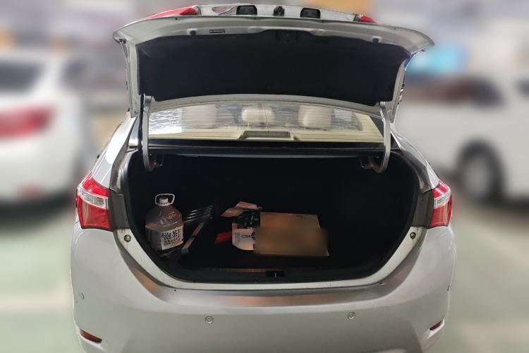 Used Toyota Corolla 2014 1.6L CVT GL Trunk