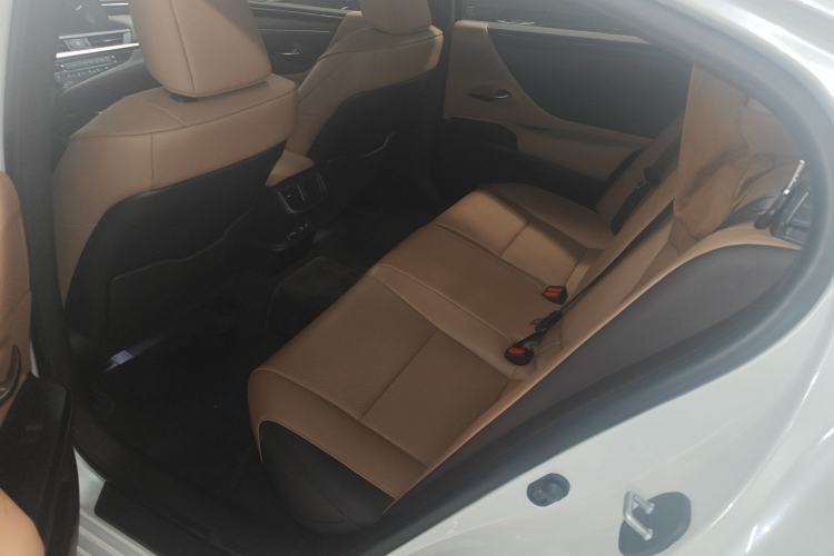 Used Lexus ES 2020 260 Excellence Edition
