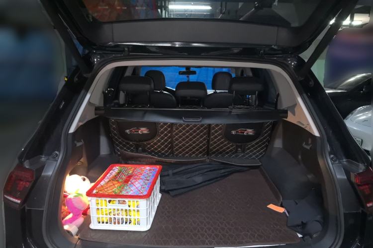 Used Volkswagen Tiguan L 2018 330TSI Automatic Two-Wheel Drive Luxury Edition Trunk