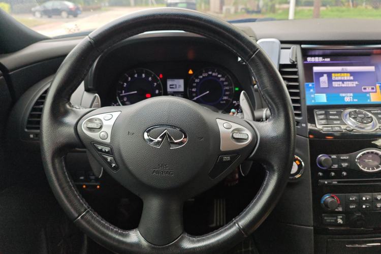 Used Infiniti QX70 2015 3.7L Shadow Edition Steering Wheel
