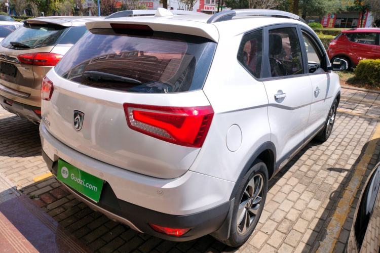 Used Baojun 560 2015 1.8L manual luxury version