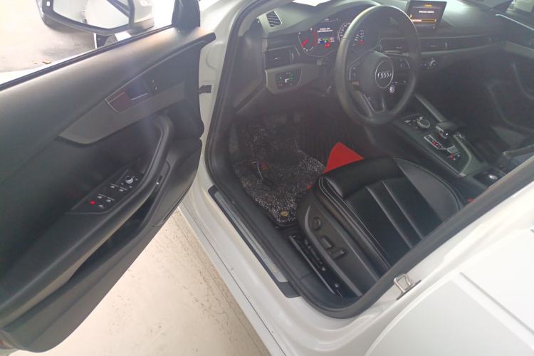 Used Audi A4L 2019 40 TFSI Ambition Version China V