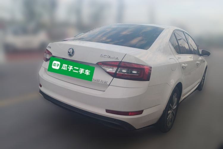 Used Skoda Octavia 2018 1.6L Automatic Comfort Edition Rear Right 45 Deg