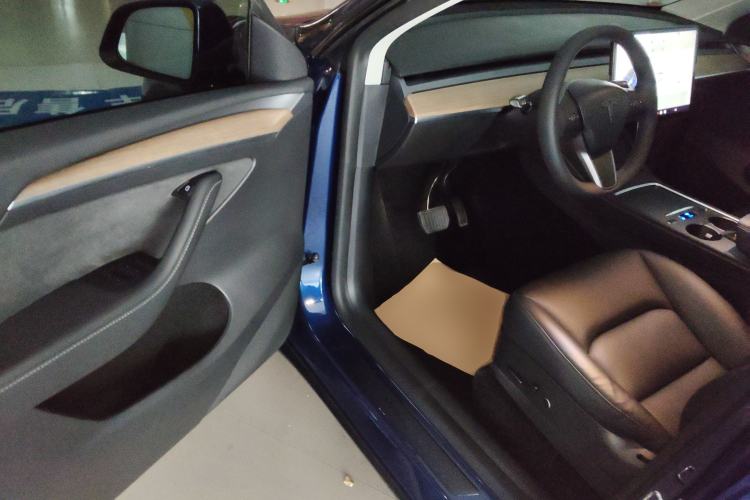 Used Tesla Model Y 2021 Long-Range All-Wheel-Drive Version 3D7