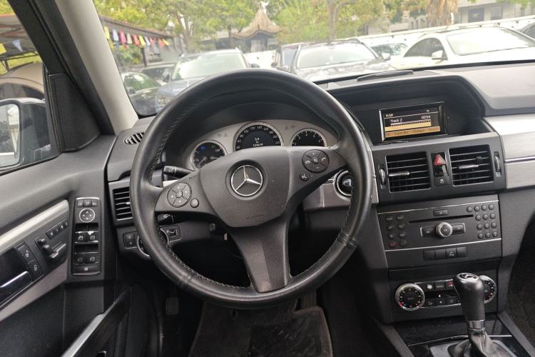 Used Mercedes-Benz GLK-Class 2011 GLK 300 4MATIC Fashion Model Steering Wheel