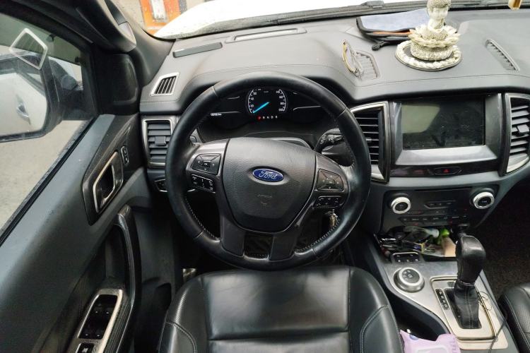 Used Ford Everest 2016 2.0T Gasoline Automatic 4x4 Flagship Edition
