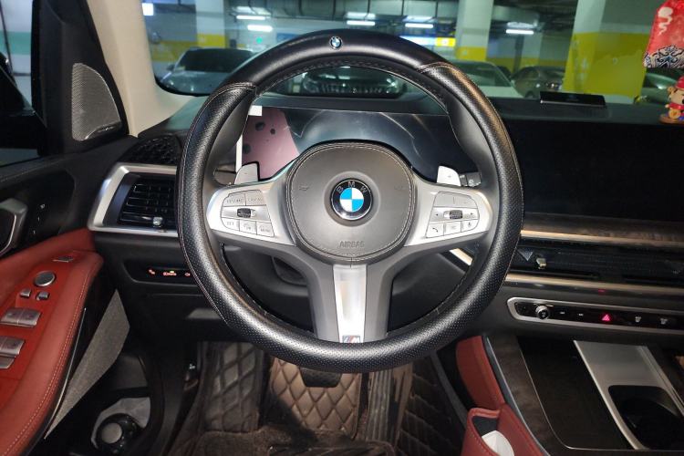 Used BMW X5 2023 xDrive 30Li Luxury M Sport Night Edition Package Steering Wheel