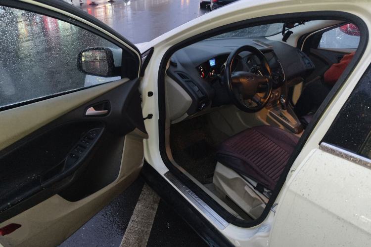 Used Ford Focus 2012 Sedan 1.6L Automatic Comfort Model
