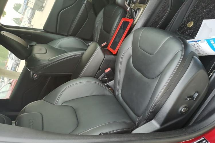 Used Jeep Cherokee 2016 2.4L Professional Smart Version Right Front Seat