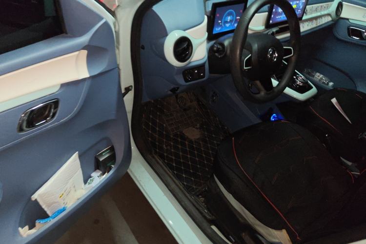 Used Dongfeng NAMMI BOX 2022 Chasing Wind Edition 351 km Advanced Model Driver Seat