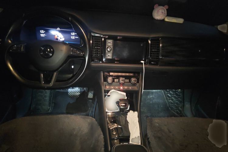 Used Skoda Kodiaq 2019 Facelifted TSI330 7-Seater Two-Wheel-Drive Luxury Enjoyment Edition China VI Standard
