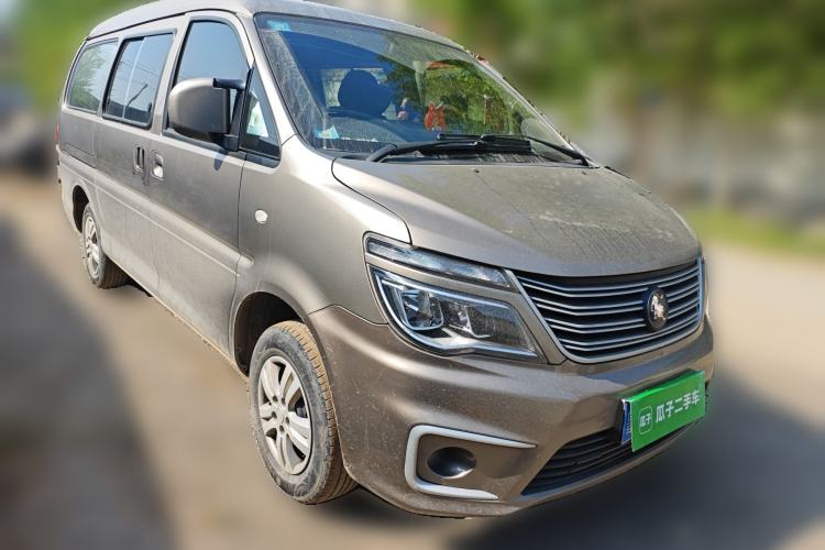 Used FORTHING Lingzhi 2022 M5L 1.6L Utility Model 7 Seats Front Right 45 Deg