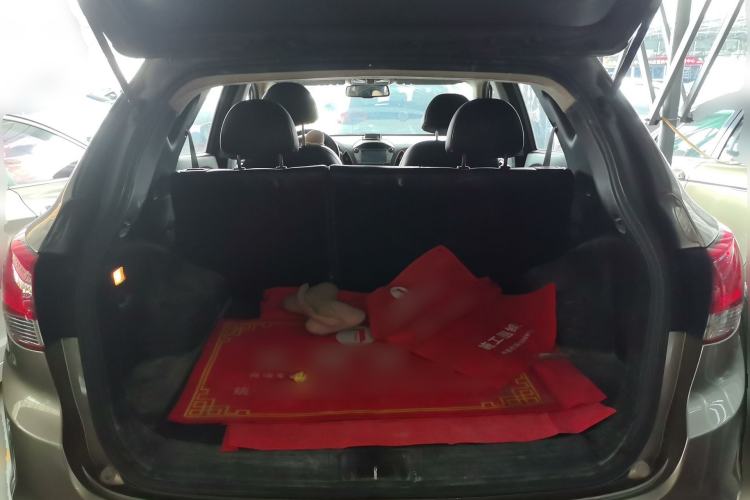 Used Hyundai ix35 2012 2.4L Automatic Two-Wheel Drive Prestige Edition GLS Trunk