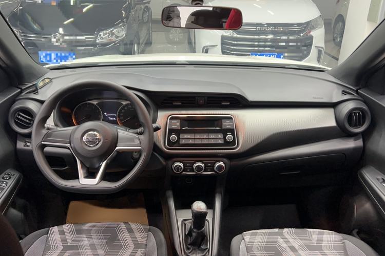 Used Nissan Kicks 2017 1.5L Manual Cool Dynamic Edition