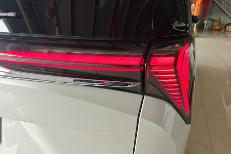 Used Buick GL8 2025 Lu Zun Deluxe Edition Exterior 3