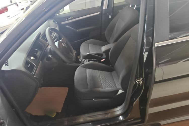 Used Volkswagen Lavida 2015 1.6L Manual Fashion Edition