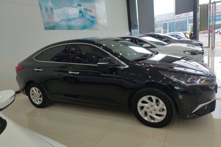 Used Hyundai Verna (new generation) 2020 1.4L Manual GLS Cool Edition Exterior 2