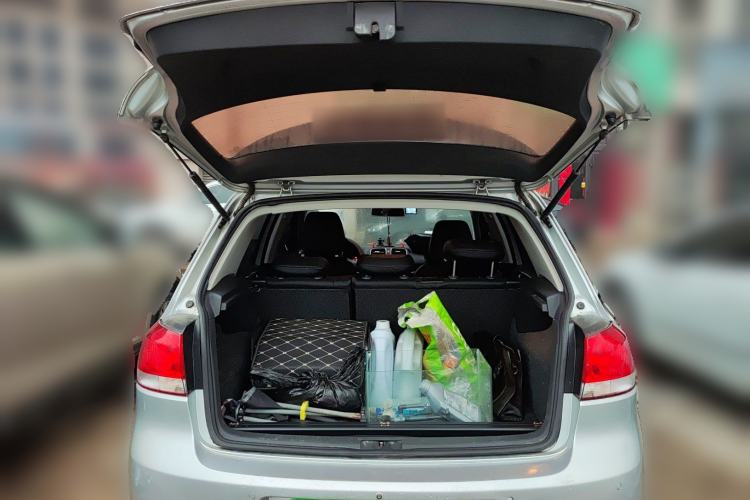 Used Volkswagen Golf 2011 1.6 Manual Comfort Model
