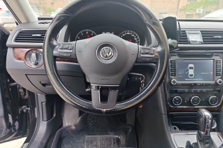 Used Volkswagen Passat 2011 1.8TSI DSG Prestige Edition Steering Wheel