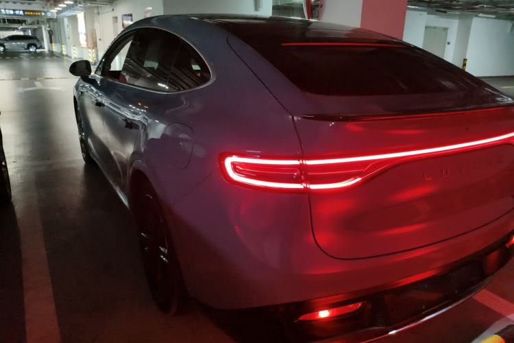 Used Hima Luxeed R7 2024 All-Electric 667 km Max Exterior 2