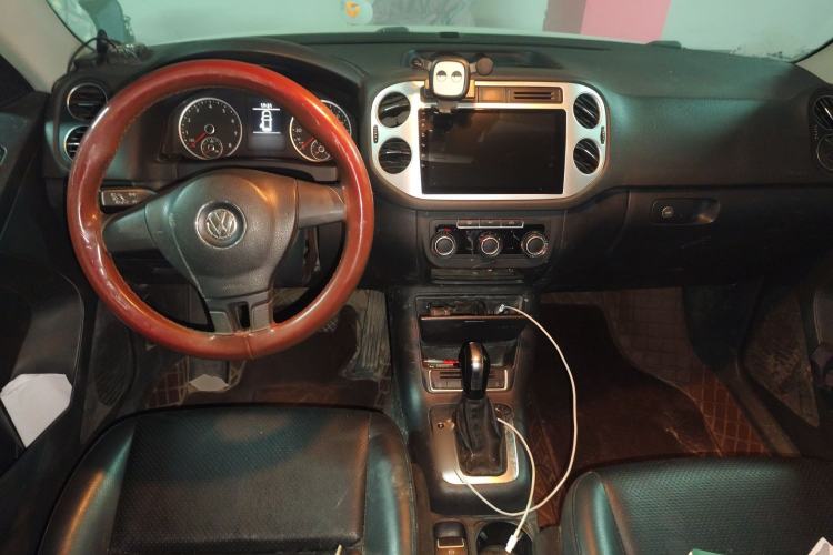 Used Volkswagen Tiguan 2015 1.8TSI Automatic Two-Wheel Drive Trend Edition Center Console