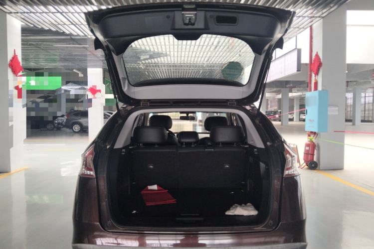 Used Luxgen U6 SUV 2015 1.8T Fashion Edition Trunk