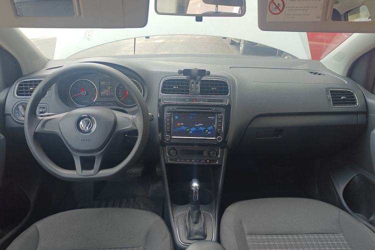 Used Volkswagen Polo 2014 1.6L Automatic Comfort Edition Center Console