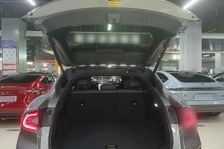 Used Xiaomi Auto YU7 2025 Ultra-Long Range All-Wheel Drive Pro Version
