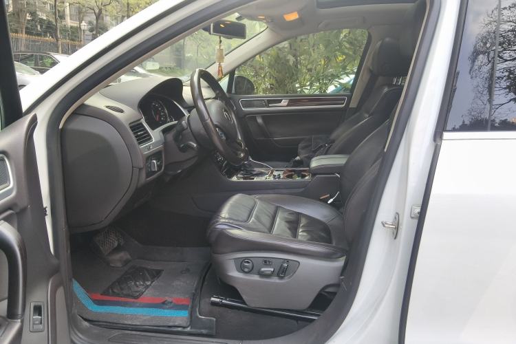 Used Volkswagen Touareg 2015 3.0 TSI Standard Model Left Front Seat