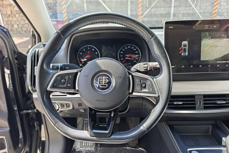 Used BYD Tang 2018 2.0T Automatic SmartConnect Luxury 7-Seater China V Emission Standard Steering Wheel