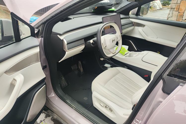 Used ONVO L60 2024 60 kWh Rear-Drive Version Driver Seat