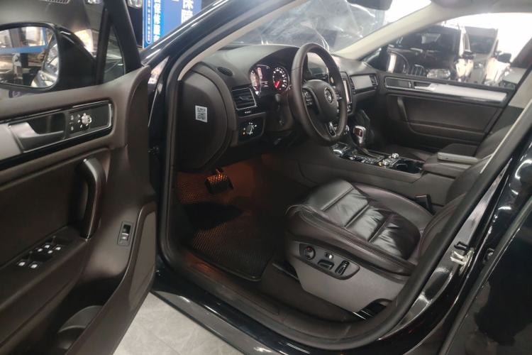 Used Volkswagen Touareg 2017 3.0 TSI Touareg Edition Driver Seat