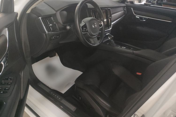 Used Volvo V90 2020 Facelifted Cross Country T5 AWD Zhiyuan Edition

