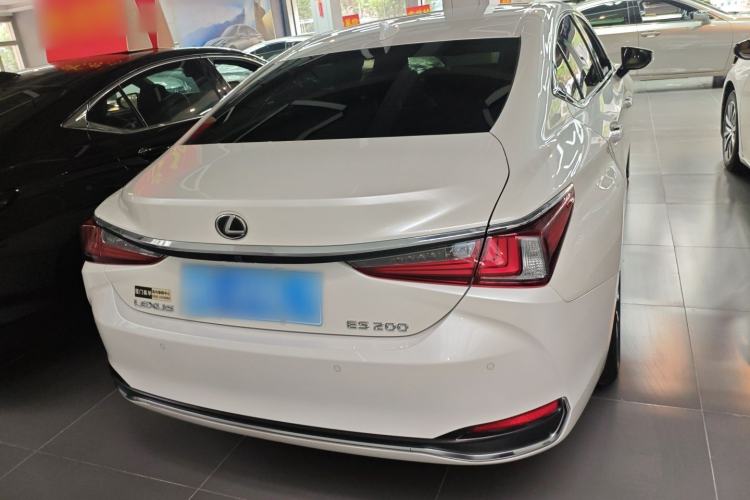 Used Lexus ES 2023 200 Excellence Edition Rear