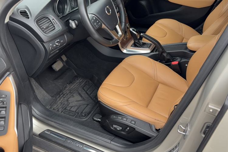 Used Volvo V40 2018 Cross Country T3 Zhiya Edition Driver Seat