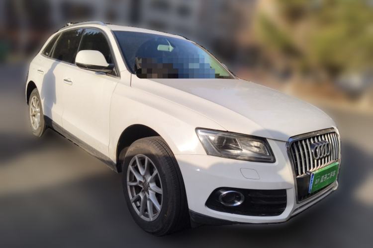 Used Audi Q5 2015 40 TFSI Technology Edition Front Right 45 Deg