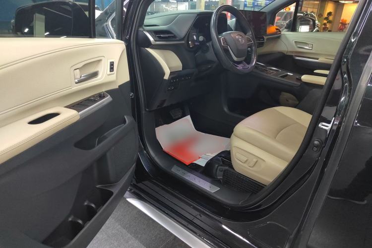 Used Toyota Granvia 2023 2.5L Hybrid Prestige PLUS Edition
