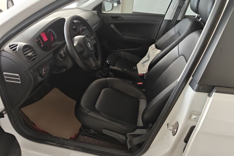 Used Volkswagen Jetta 2015 Zhuihui Edition 1.4L Manual Fashion Model Left Front Seat