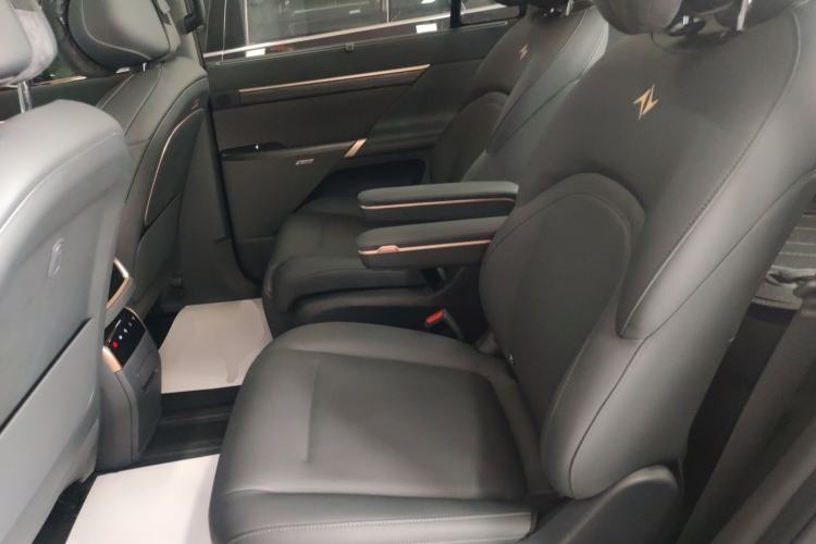 Used Dongfeng eπ eπ008 2024 210Max Range-Extended Version 6 Seats