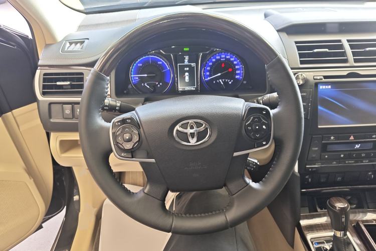 Used Toyota Camry 2016 Dual-Engine 2.5 HG 10th Anniversary Deluxe Navigation Edition