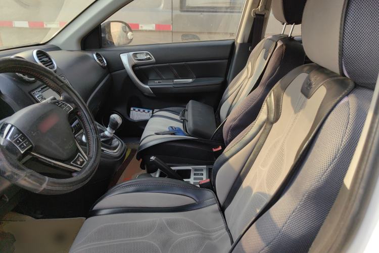 Used Haval H6 2013 Upgraded Model 1.5T Manual Two-Wheel Drive Urban Version
